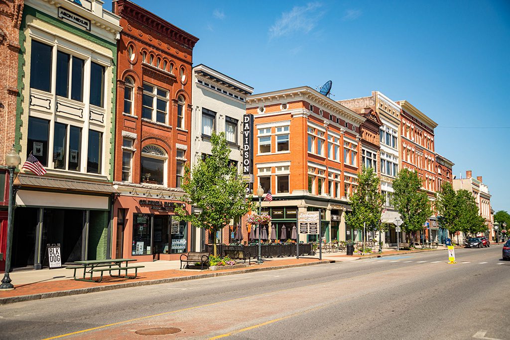 Saratoga,Springs,,Ny,-,June,23,,2019:,Exterior,Of,Brick